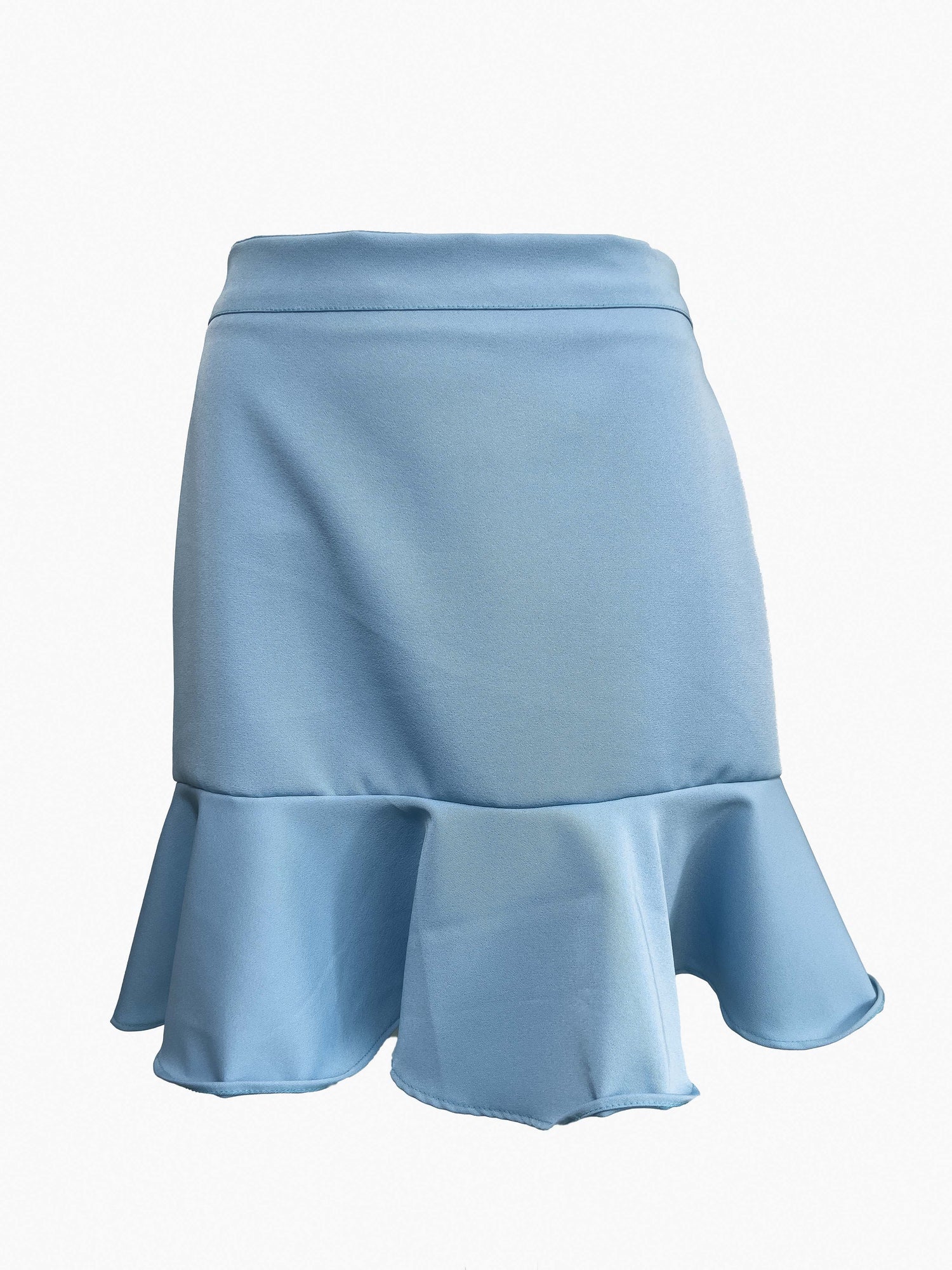 Falda corta basica versátil, la base perfecta para cualquier look
